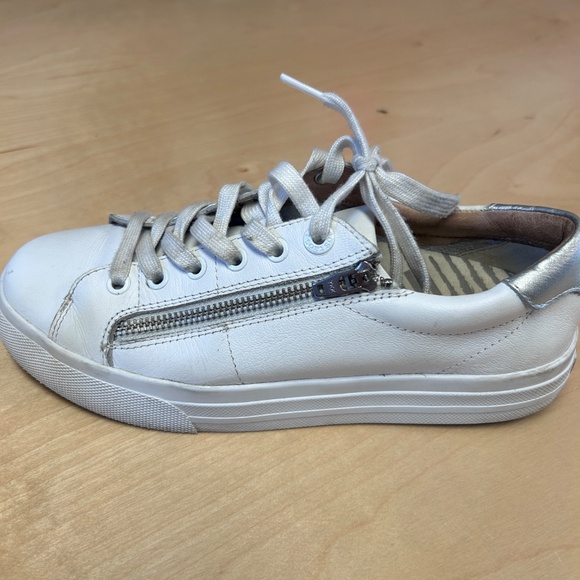 Taos Z-Soul Lux White and Silver Leather sneakers - Picture 6 of 12